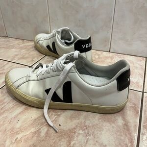 Veja Esplar Leather White/Black Size 10